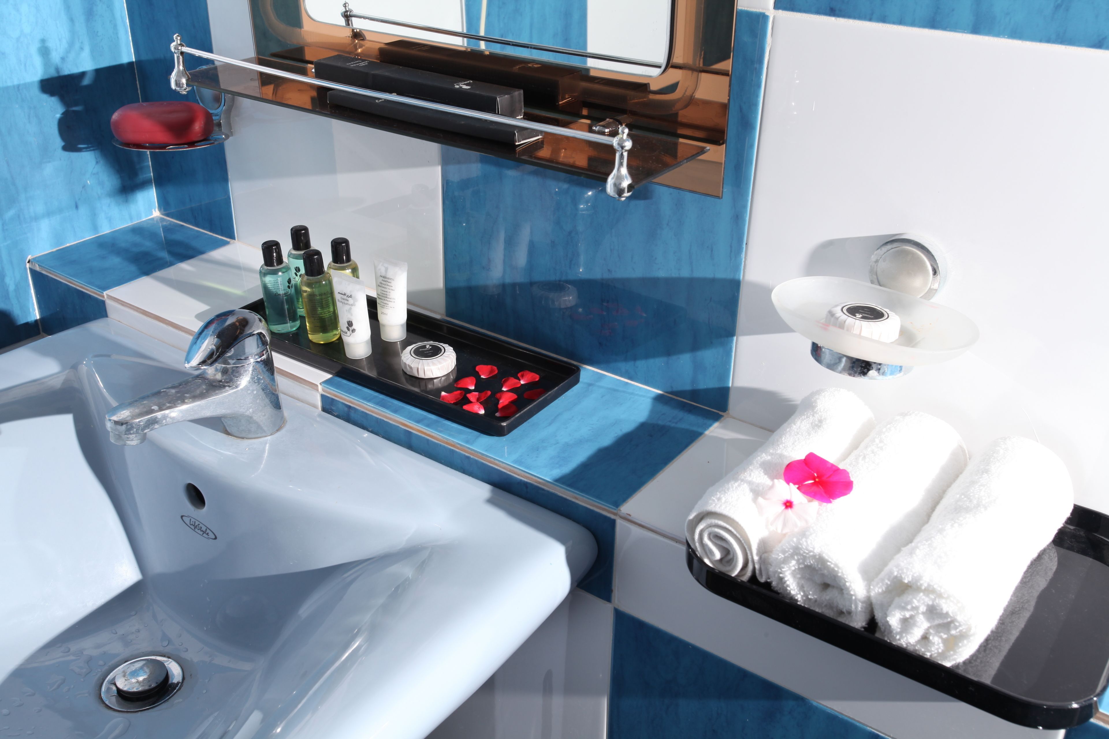 standard room | bathroom amenities | free toiletries, hair dryer, bathrobes, slippers