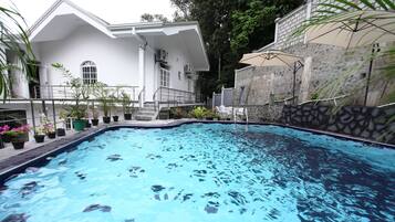 Utomhuspool