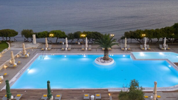 Seasonal outdoor pool, open 8:00 AM to 8:00 PM, pool umbrellas - Negroponte Resort Eretria (Eretria)