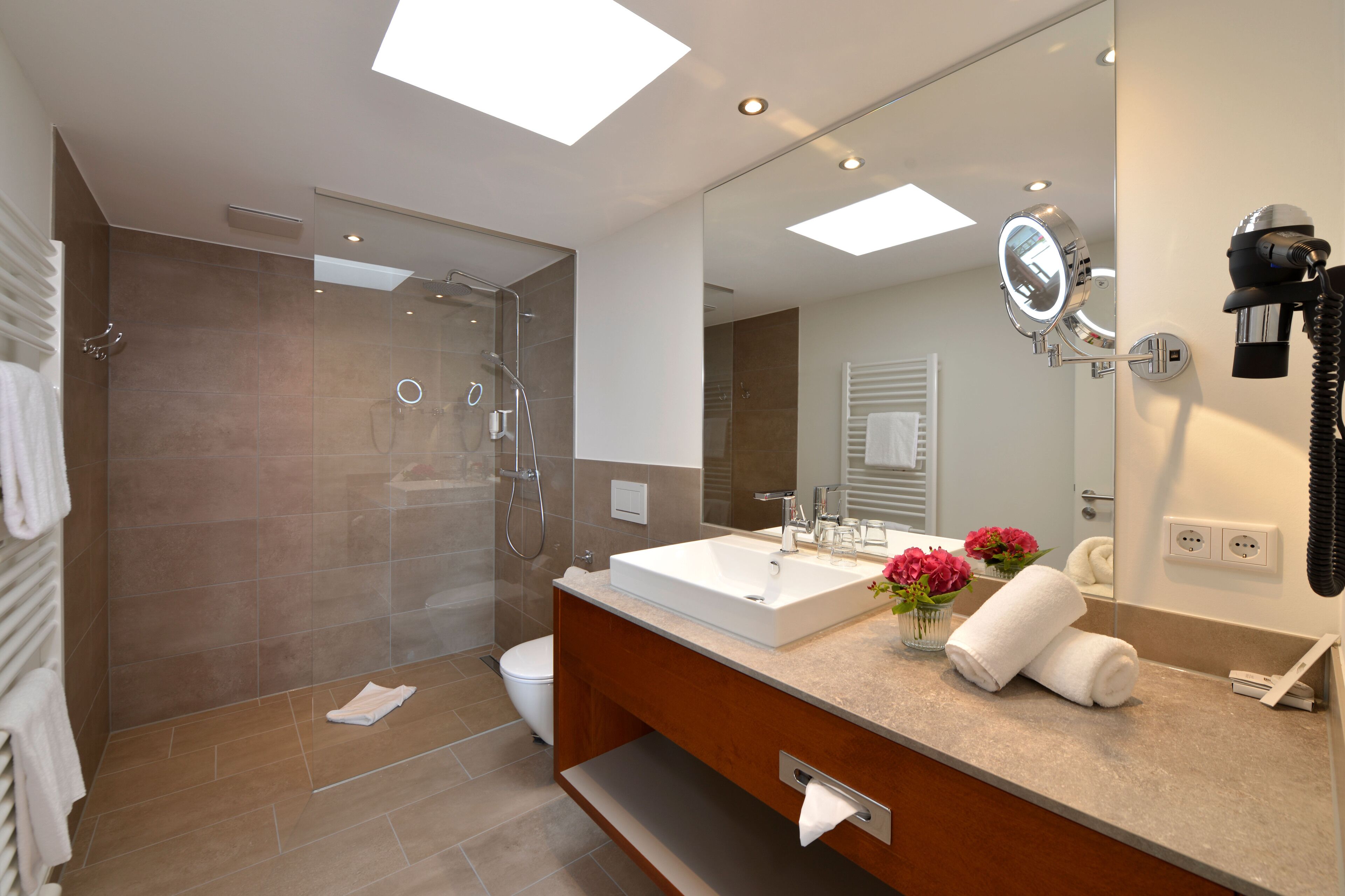 superior double room, 1 bedroom | 1 bedroom, hypo-allergenic bedding, minibar, in-room safe