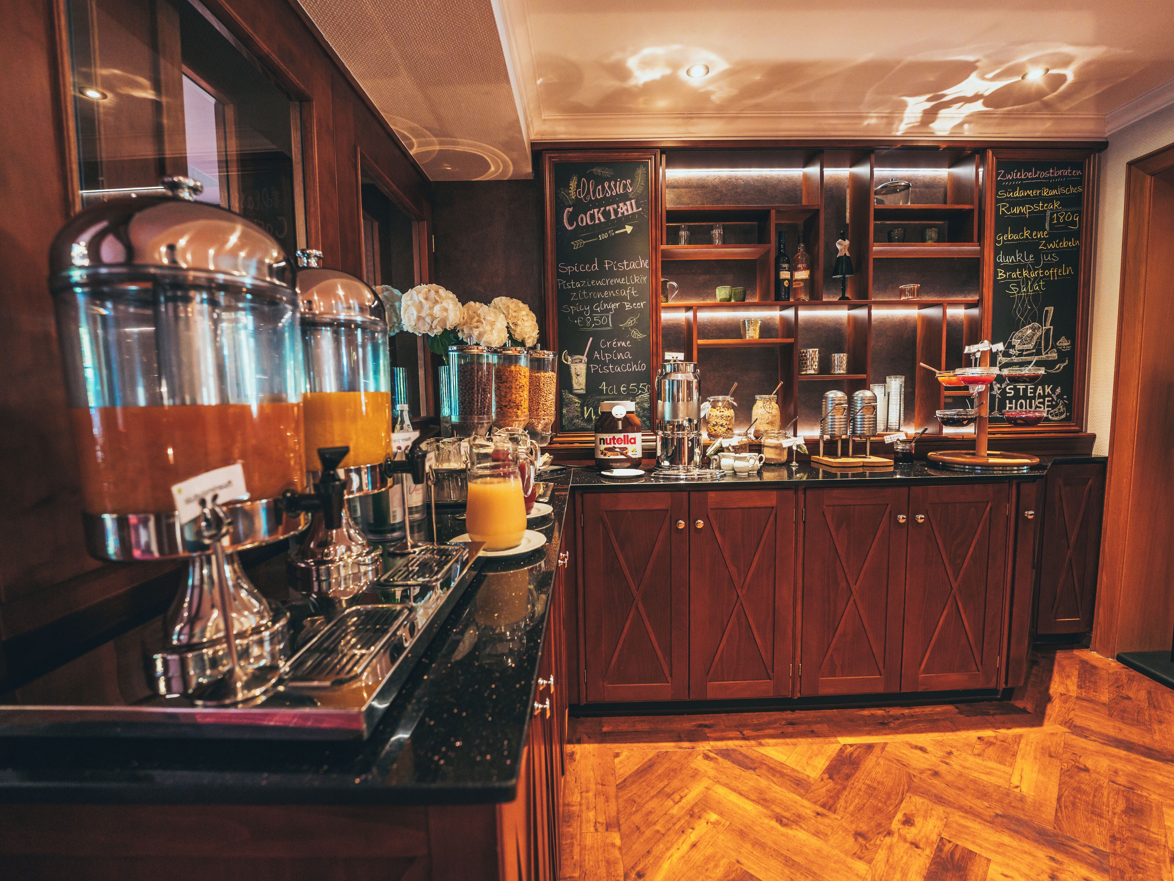 Se sirven cenas y cocina regional 