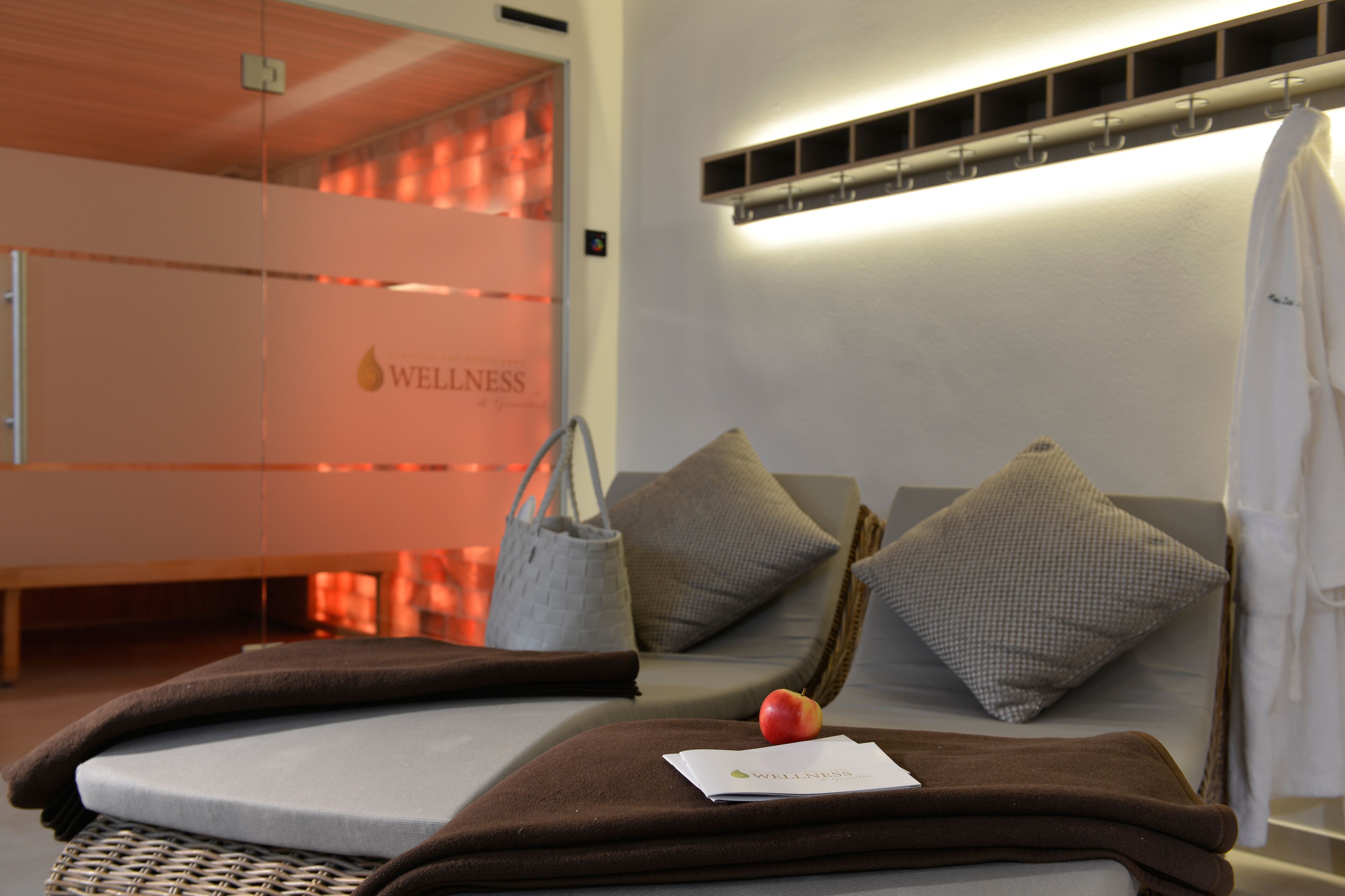 sauna, turkish bath/hammam, body treatments, hot stone massages