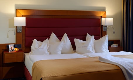 Doppelzimmer | Allergikerbettwaren, Minibar, Zimmersafe, individuell dekoriert. Kurhotel Drei Birken