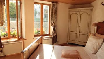 Habitación económica, 1 cama doble | Sala de estar