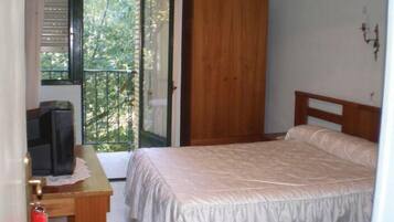 Double Room | Rollaway beds, free WiFi