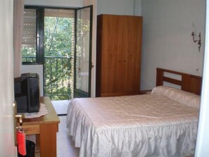 Rollaway beds, free WiFi