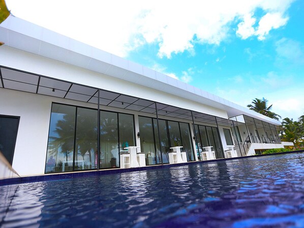 Outdoor pool - Green Turtle Villa (Kosgoda)