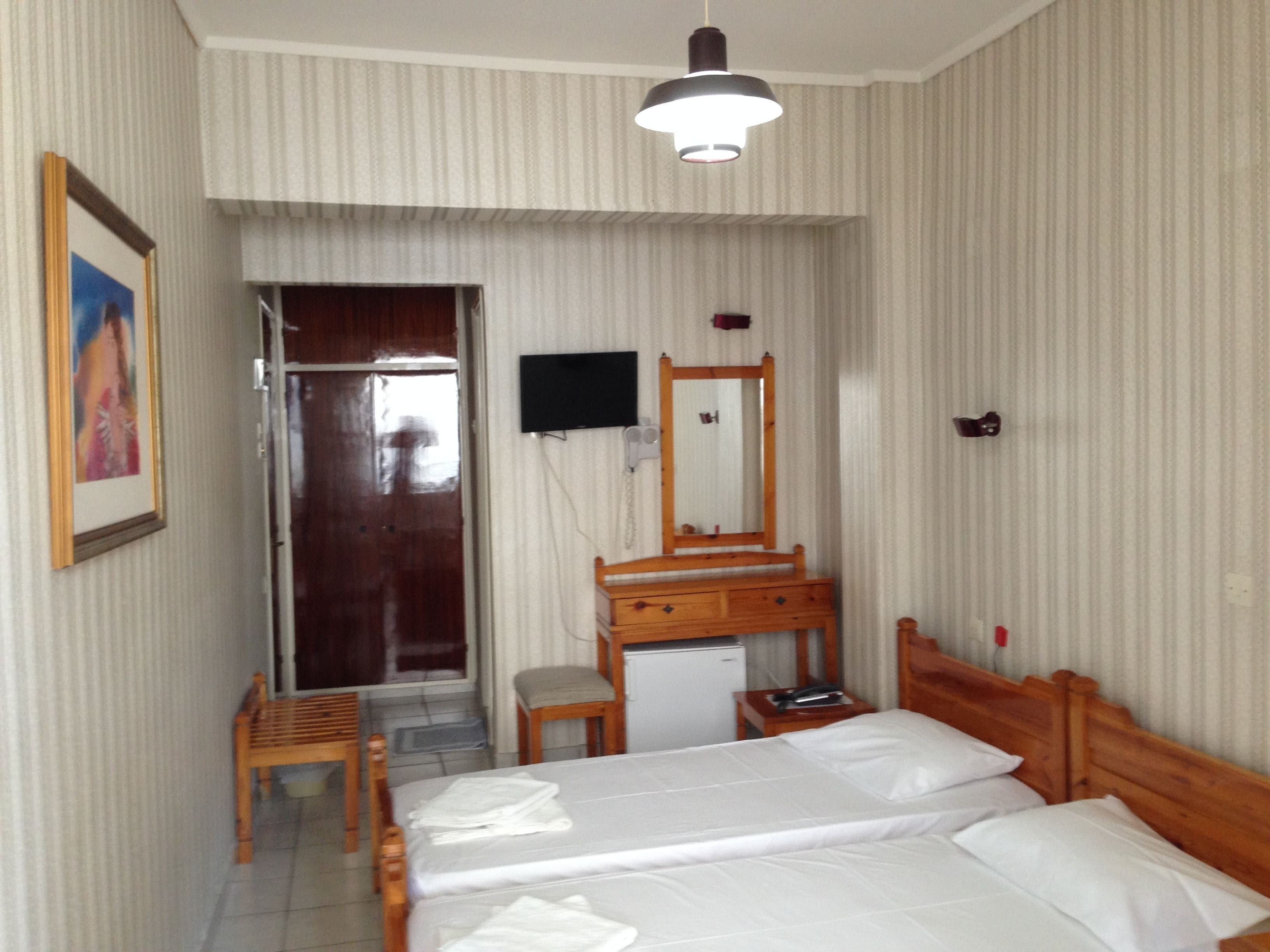 standard room | free cots/infant beds, free wifi, bed sheets