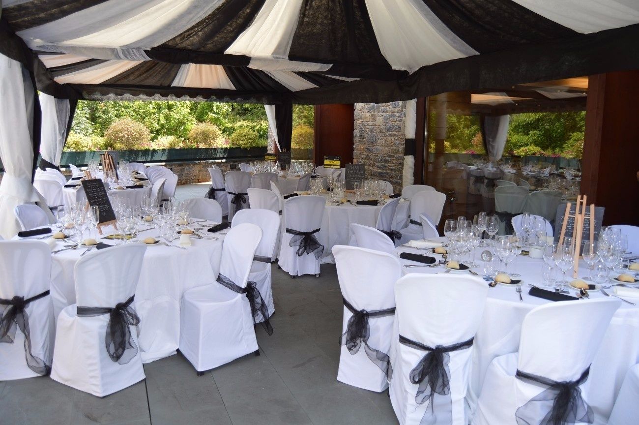 breakfast, lunch, dinner served; local cuisine