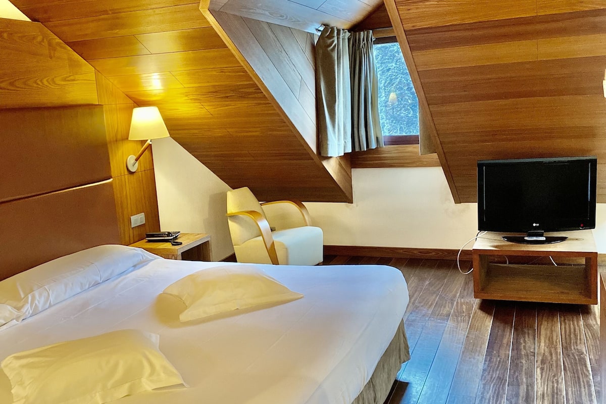 comfort double room | minibar, in-room safe, desk, blackout curtains