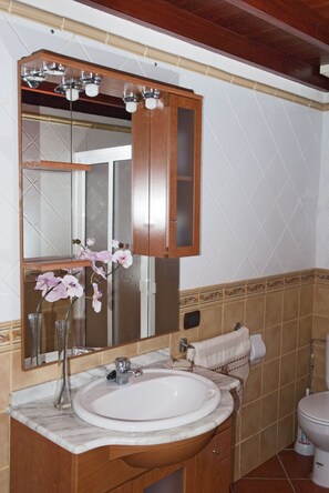 Casa, 2 habitaciones | Baño