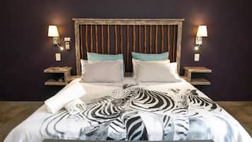 In-room safe, desk, soundproofing, free WiFi