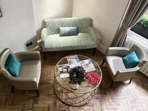 Lobby sitting area - The Beverley Hotel (London)