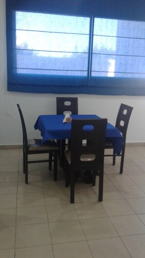 Free daily continental breakfast - Hotel Fahd (Djerba Midun)