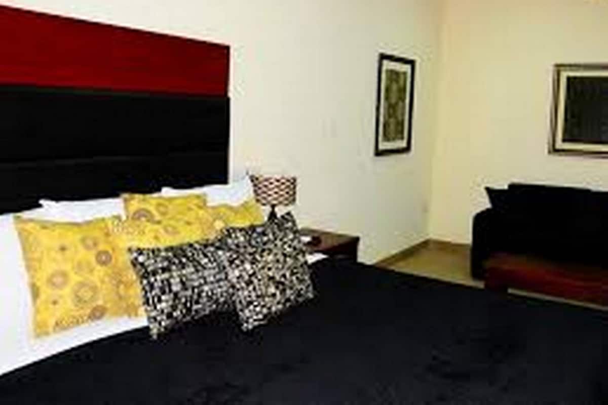 Habitación Deluxe | 1 habitación, ropa de cama hipoalergénica y decoración personalizada