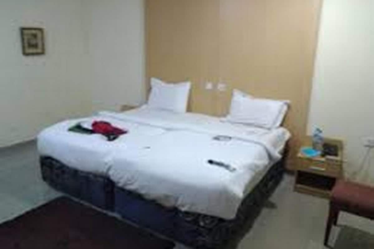 1 habitación, ropa de cama hipoalergénica y decoración personalizada