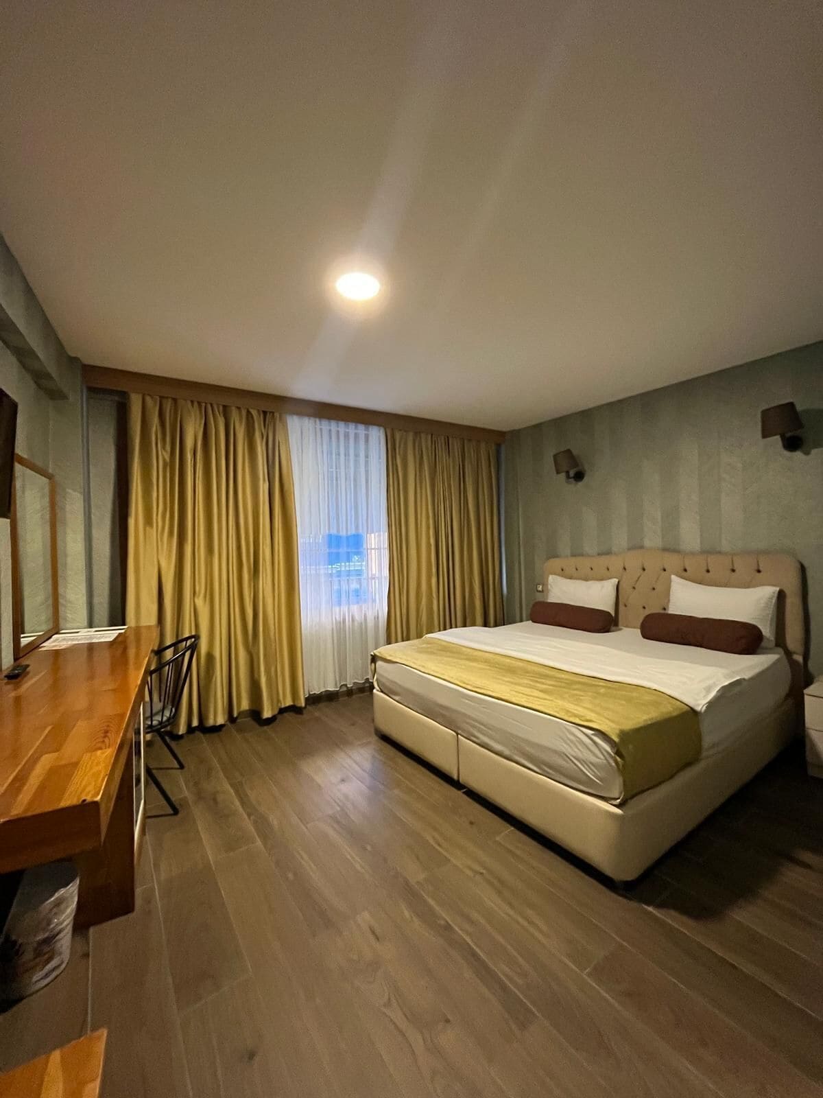 컴포트 더블룸, 침실 1개, 전용 욕실 | 고급 침구, 미니바, 객실 내 금고, 책상