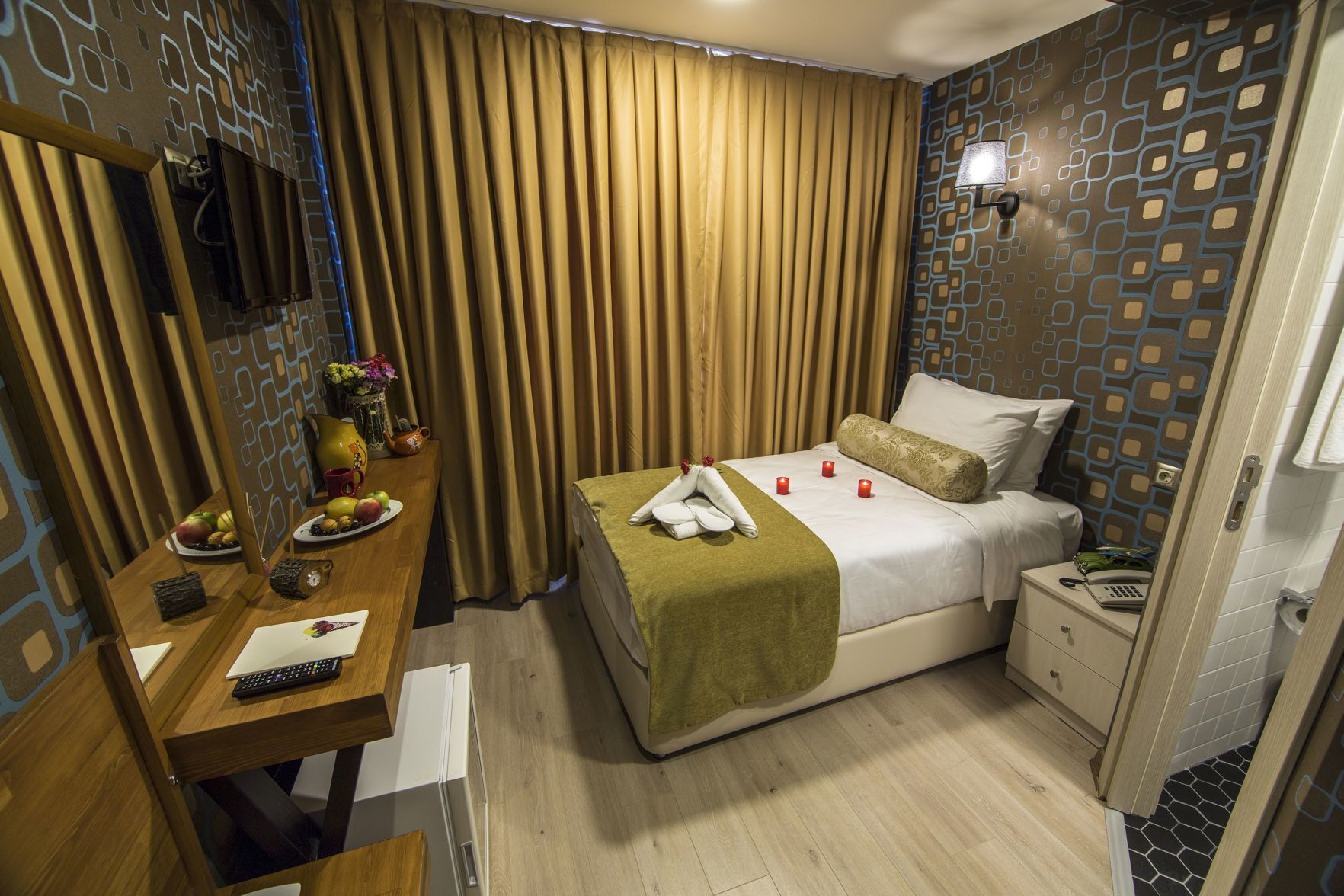 Premium bedding, minibar, in-room safe, desk