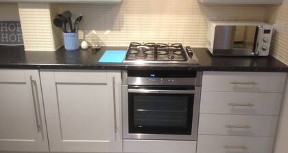 The Beeches - Serviced Duplex Apartment