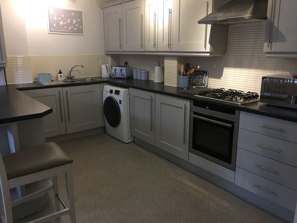 Apartment (Duplex) | Private kitchen | Full-sized fridge, microwave, oven, stovetop