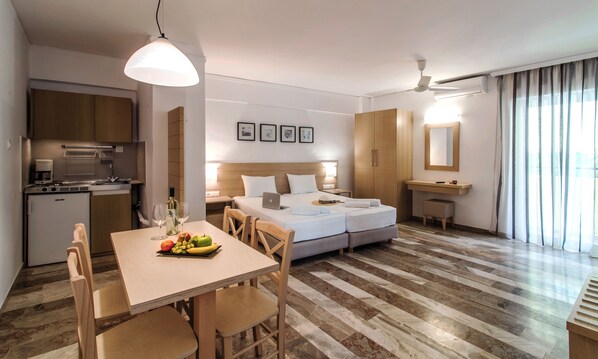 Superior Apartment, 1 Bedroom | Living area