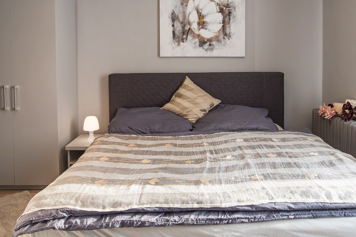 Deluxe Room (Room #1)