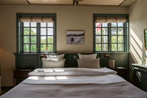 Deluxe Room Seaview | Bộ đồ giường cao cấp, bàn, truy cập Internet không dây miễn phí 