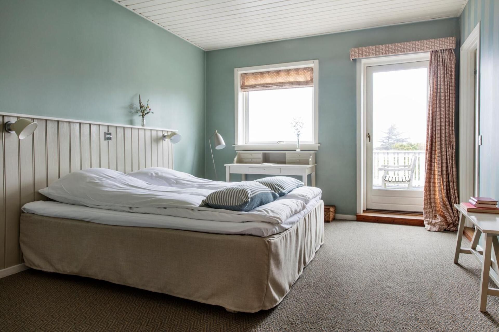 Luxe beddengoed, een bureau, gratis wifi, beddengoed