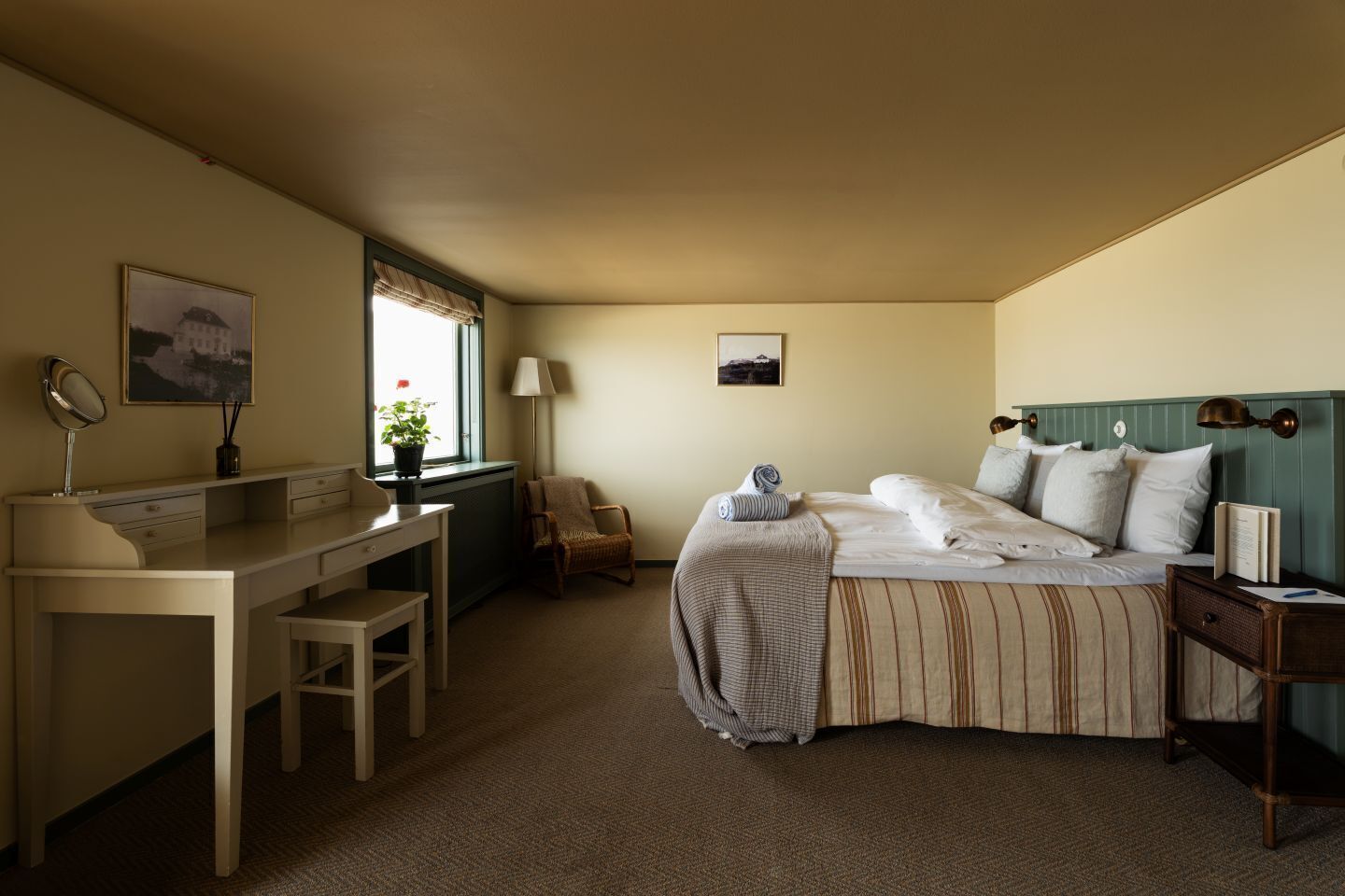 Suite Seaview | 高級寝具、デスク、WiFi (無料)、ベッドシーツ