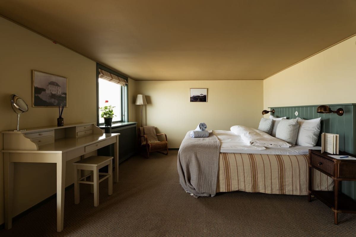 Suite Seaview | 高級寝具、デスク、WiFi (無料)、ベッドシーツ