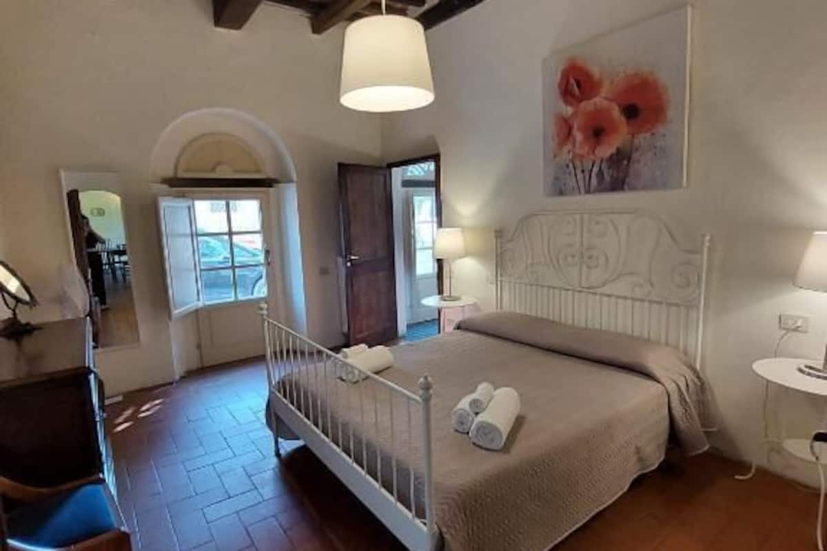 주니어 스위트 | 고급 침구, 책상, 무료 WiFi, 침대 시트