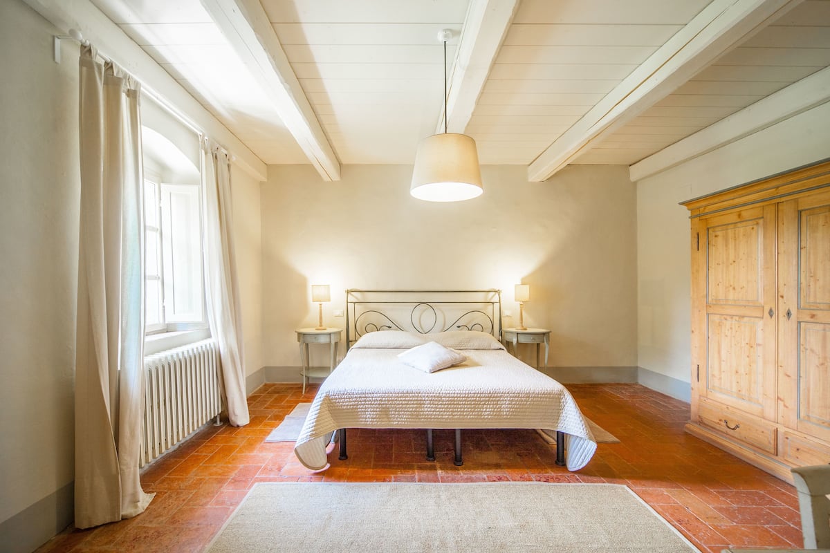 Vierpersoonskamer, 2 slaapkamers, kamers met tussendeur | Luxe beddengoed, een bureau, gratis wifi, beddengoed