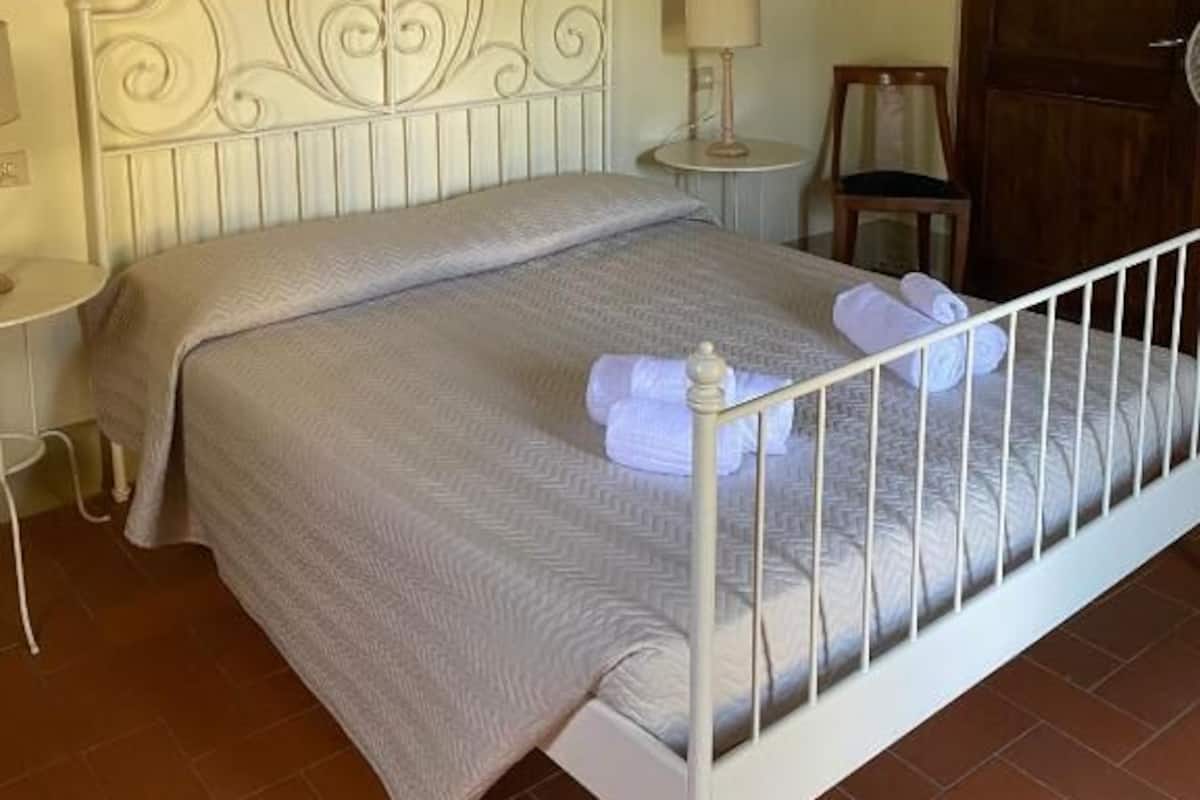 슈피리어 더블룸 | 고급 침구, 책상, 무료 WiFi, 침대 시트