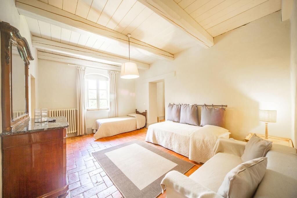 주니어 스위트 | 고급 침구, 책상, 무료 WiFi, 침대 시트