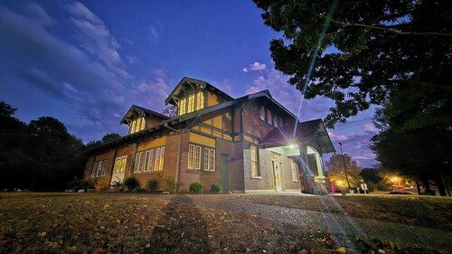 Little Rock Firehouse Museum & Hostel