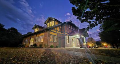 Little Rock Firehouse Museum & Hostel