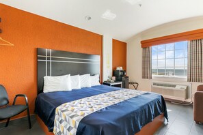 King Room with Bay View | Beach/ocean view