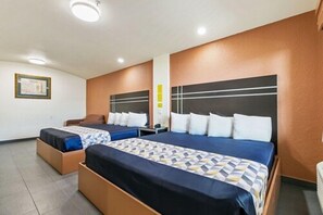 Luxury Double King Family Room | Blackout drapes, soundproofing, iron/ironing board, free WiFi