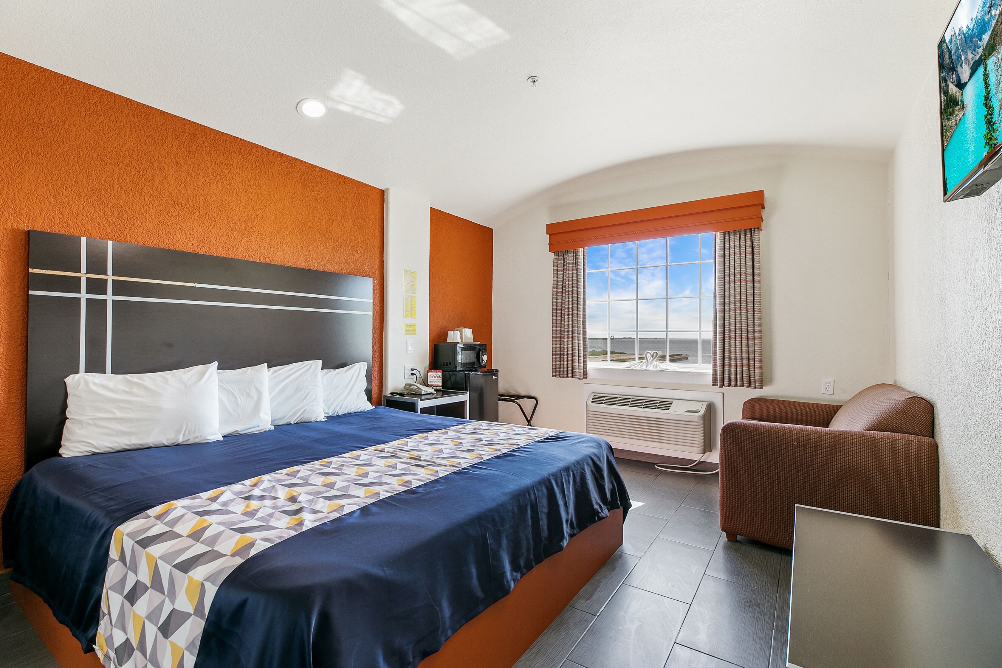 King Room with Bay View | Cortinas opacas y sistema de insonorización