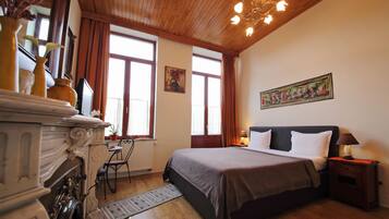 Premium bedding, individually decorated, desk, blackout drapes