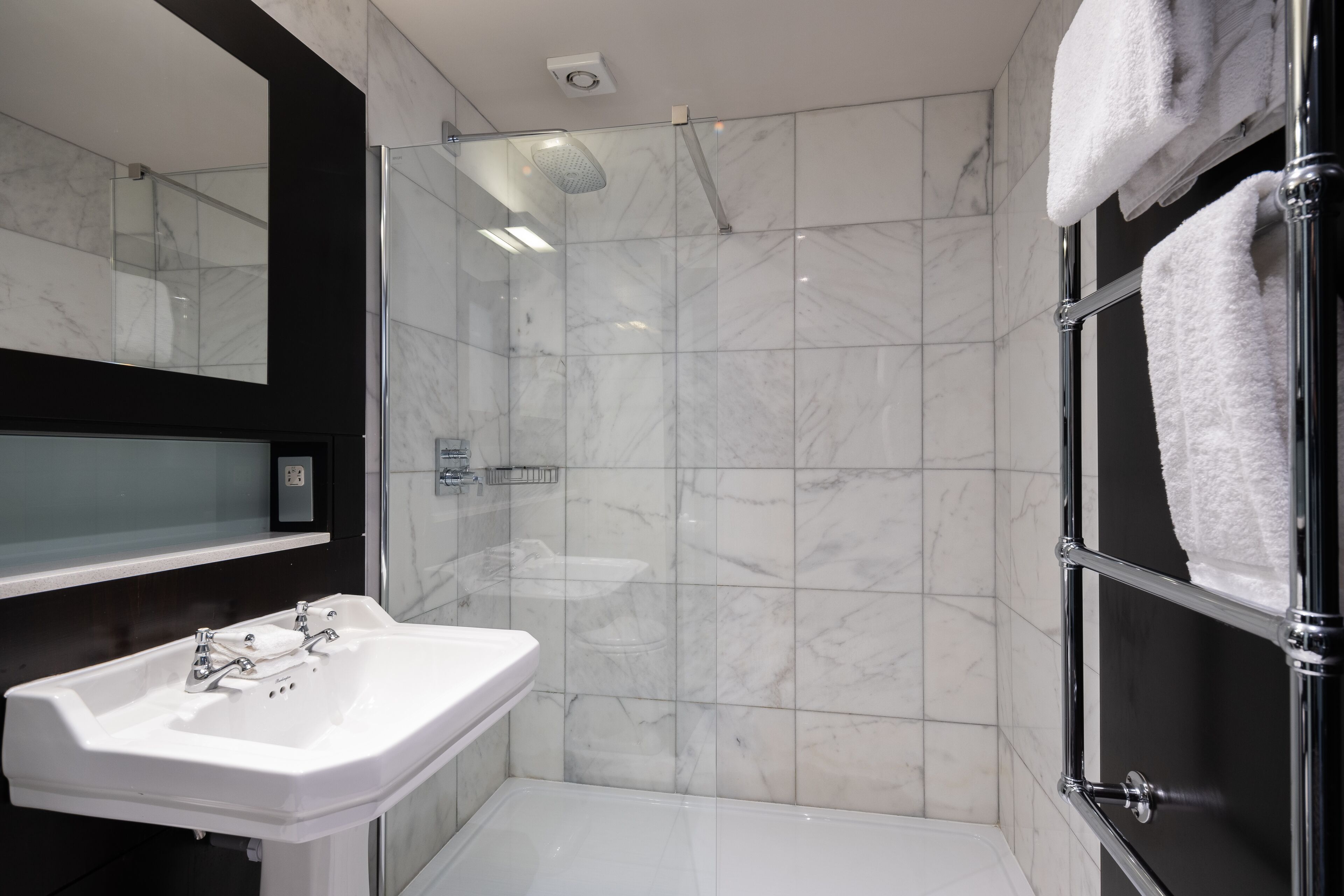 free toiletries, towels