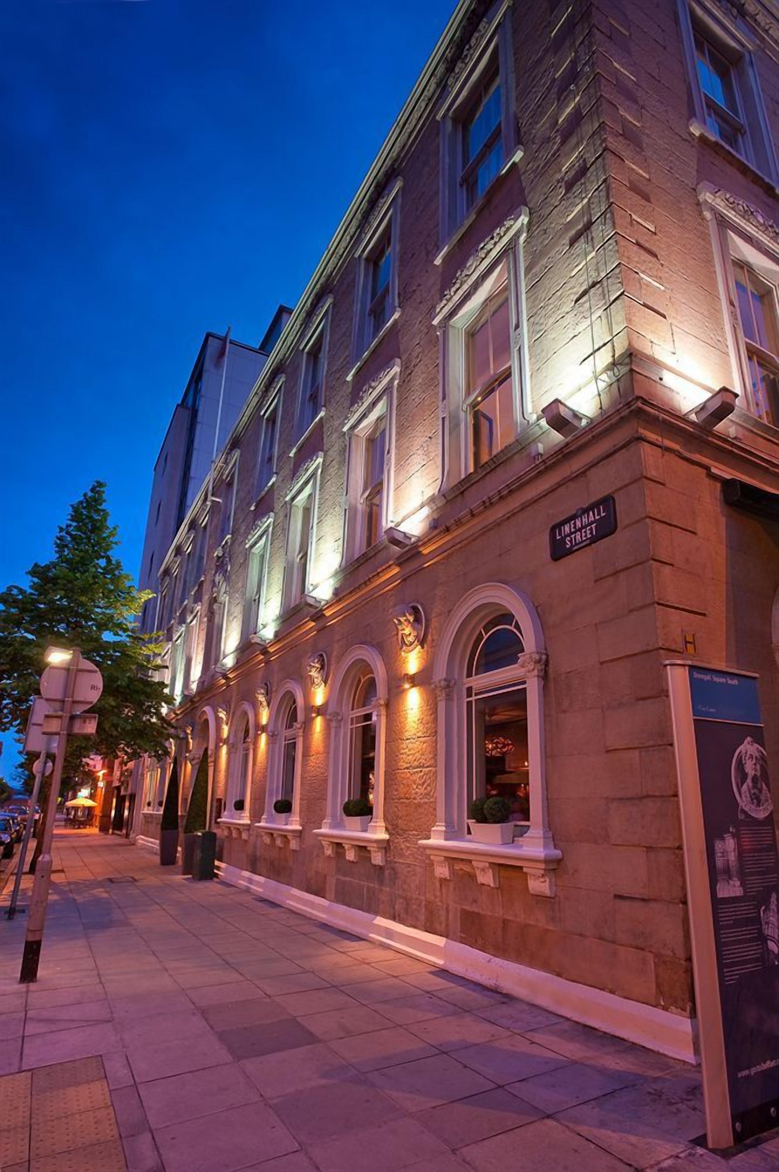 Fachada del alojamiento - Noche