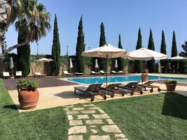Piscina externa sazonal