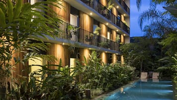 Outdoor pool, sun loungers