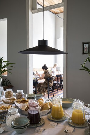 Esmorzar diari a la carta gratuït 