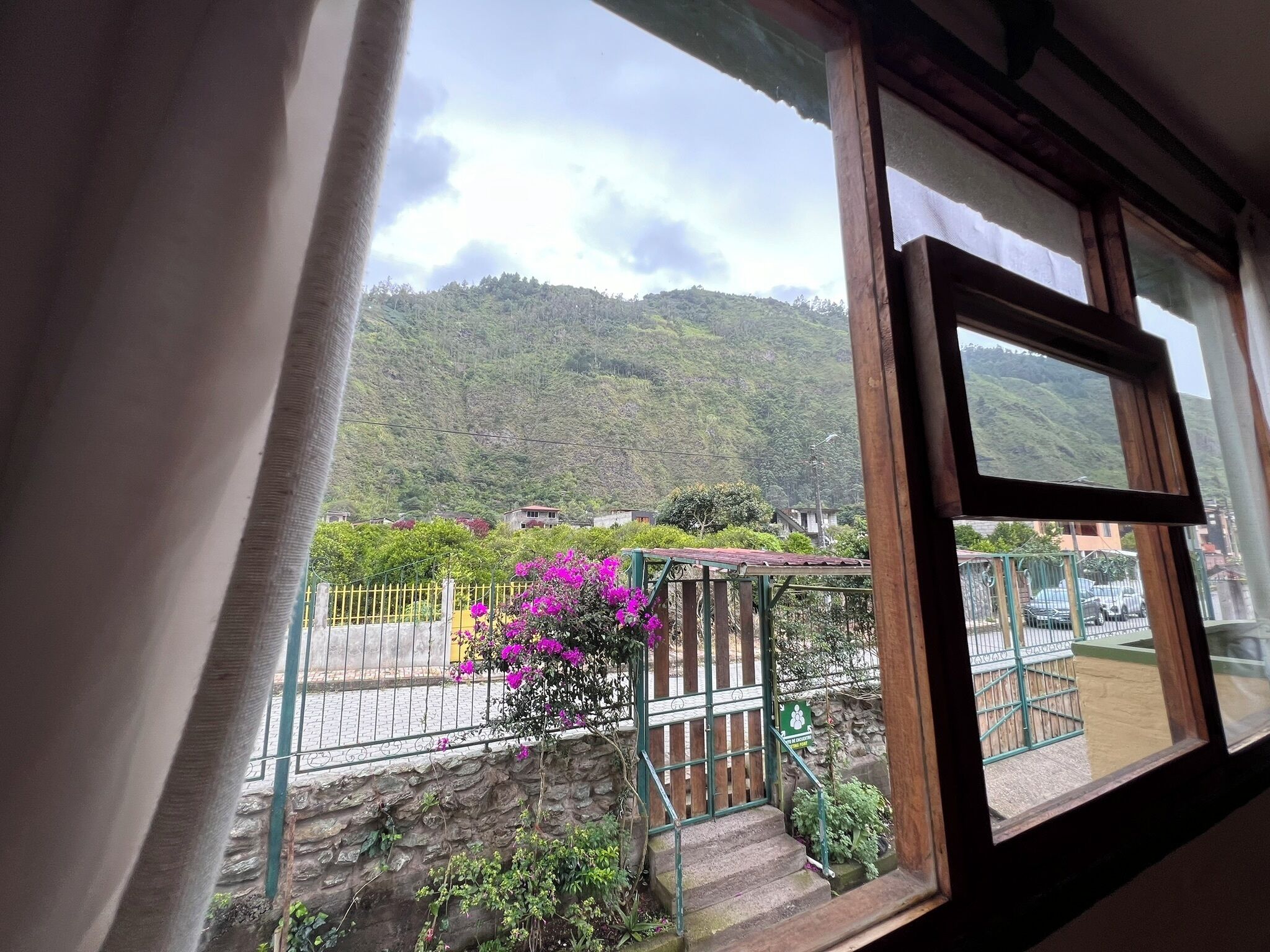 Junior Single Room, 1 Bedroom, Private Bathroom, Mountain View | Soundproofing, free WiFi, bed sheets