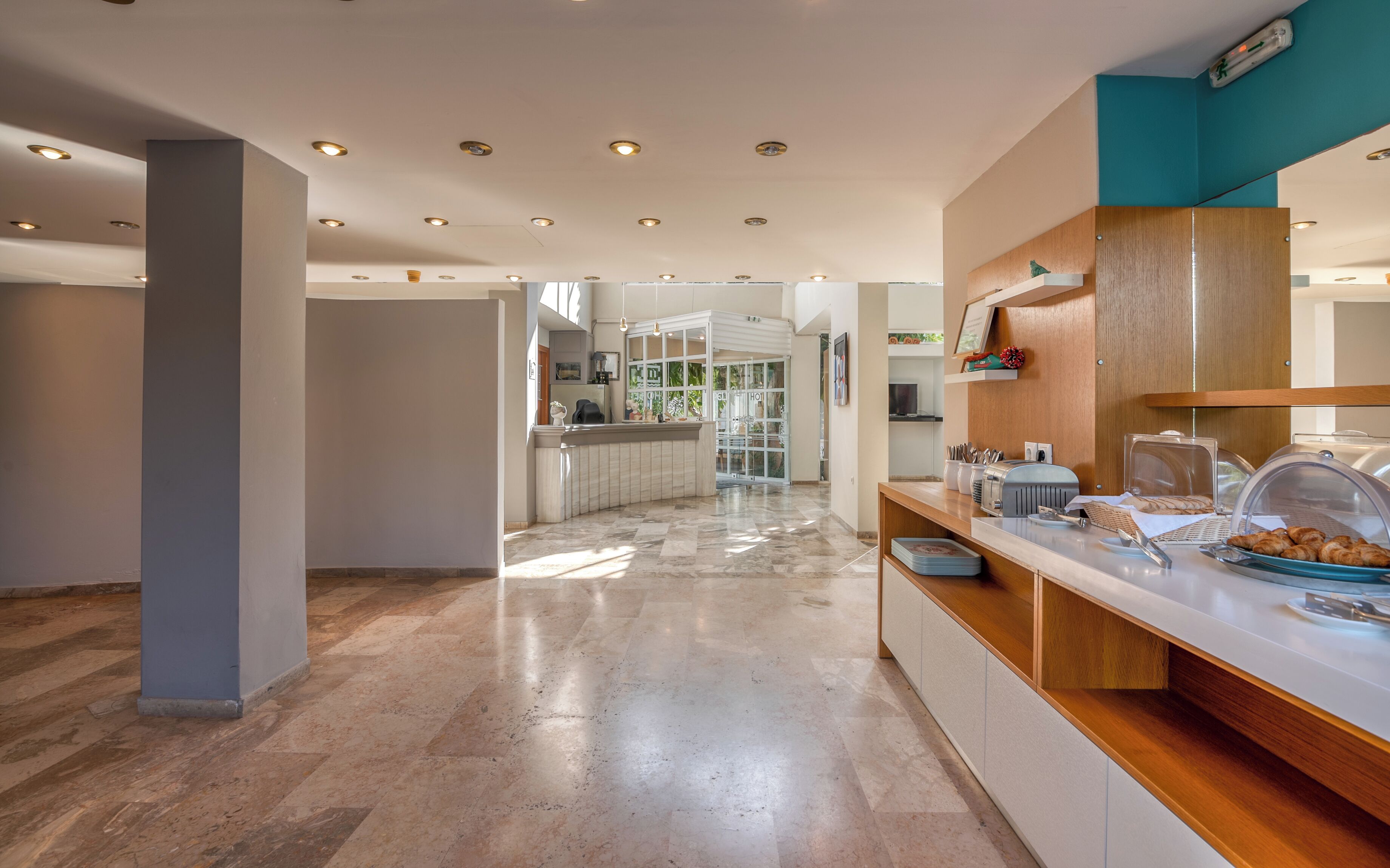 Daily buffet breakfast (EUR 13 per person)