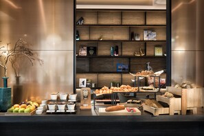 Café da manhã com buffet todos os dias mediante uma taxa