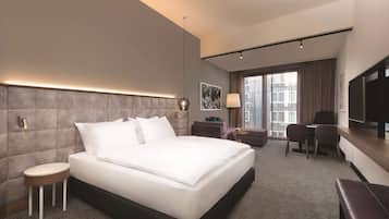 Hypo-allergenic bedding, in-room safe, desk, laptop workspace