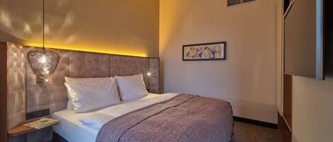 1 bedroom, hypo-allergenic bedding, in-room safe, desk